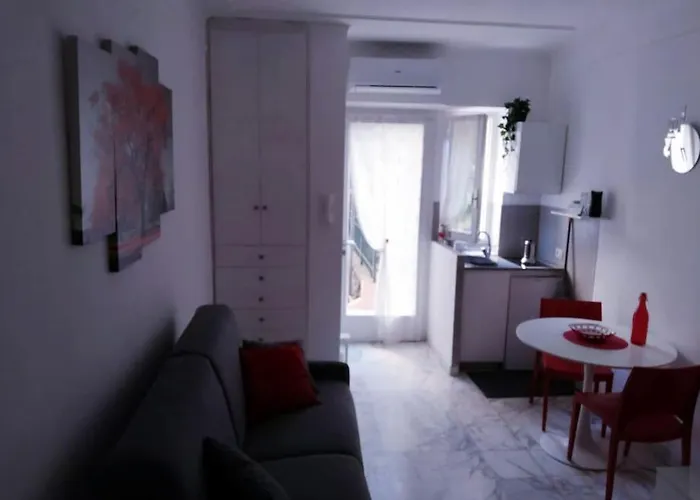 Joanna House - Japartments